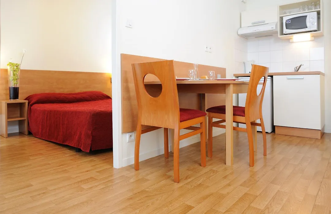 Sejours & Affaires Rennes Villa Camilla-1